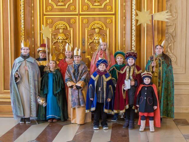 Einige unserer Sternsinger war auch im Goldenen Saal. (Foto: Markus Kahnert)