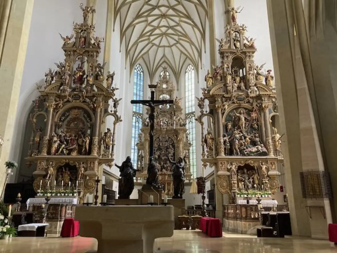 Weihnachten, Ostern, Pfingsten: Die Altäre der Basilika greifen zentrale Geheimnisse unseres Glaubens auf (Foto: Karl-Georg Michel)