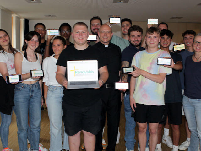 Unsere Gruppenleiter mit Thomas Schwartz und Gemeindereferentin Monika Schiefer (recht). (Foto: Annette Zoepf)