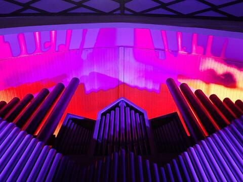 orgel-beleuchtet_800x531
